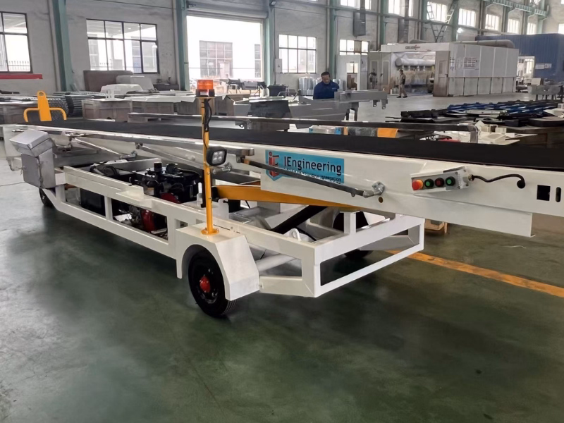Self-Propelled Conveyor Belt Loaders
